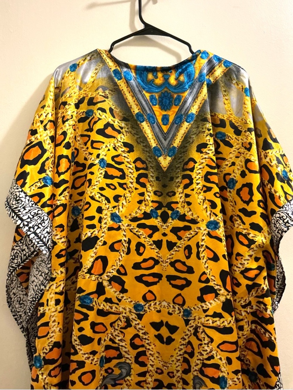 Woman’s Multicolor Animal Print Kaftan - Picture 5 of 6